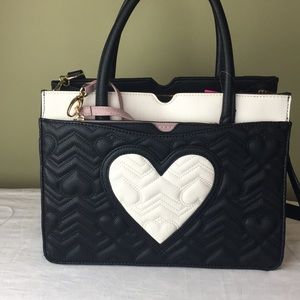 Brand new Betsey Johnson satchel handbag heart